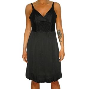 NWT BCBG Maxazria Bubble Dress Silk Midi 2 Black V Neck